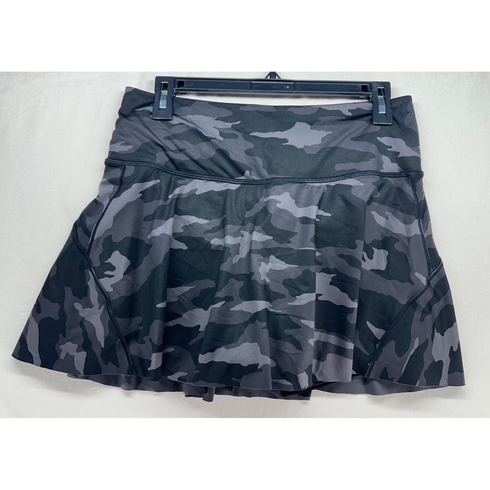 Athleta Ace Printed Tennis Skort 13.5 Camo Grey Black Active Skirt Womens Medium